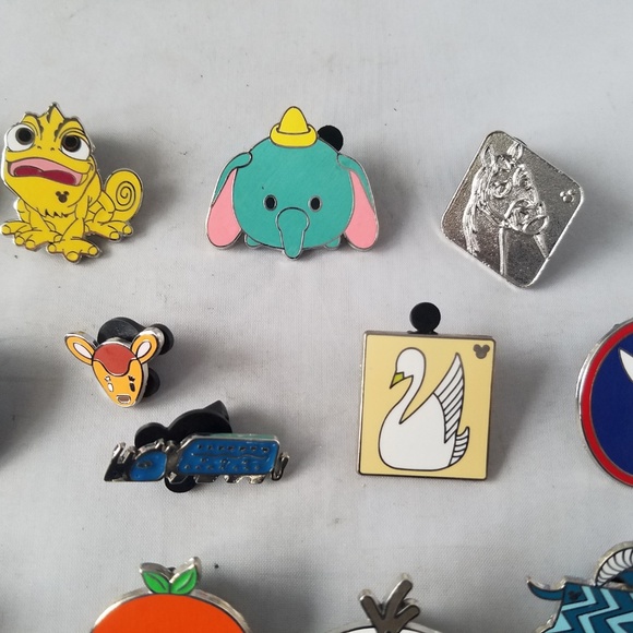 Disney Trading Pins Official Animals Lot of 16 - Picture 2 of 8